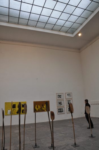 Ausstellung Kunstpavillion München mit Produzenten Skulptur Zahnweh, 2014